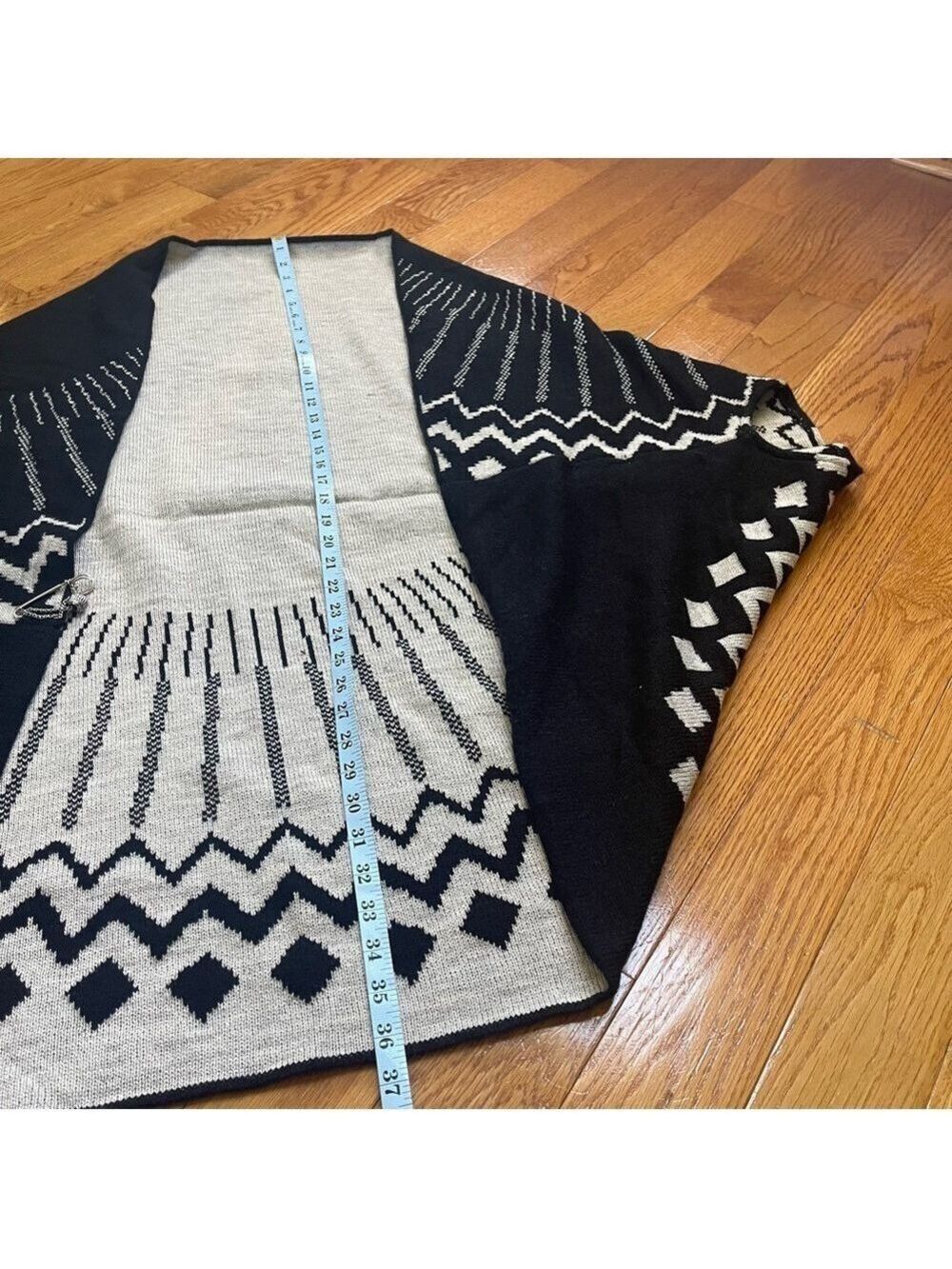 Madison 88 Knit Shawl, Wrap Women’s One Size Black & Gray Poncho Cardigan - Picture 6 of 9